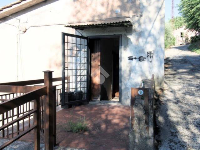 Casa indipendente in vendita a Poggio Mirteto RI