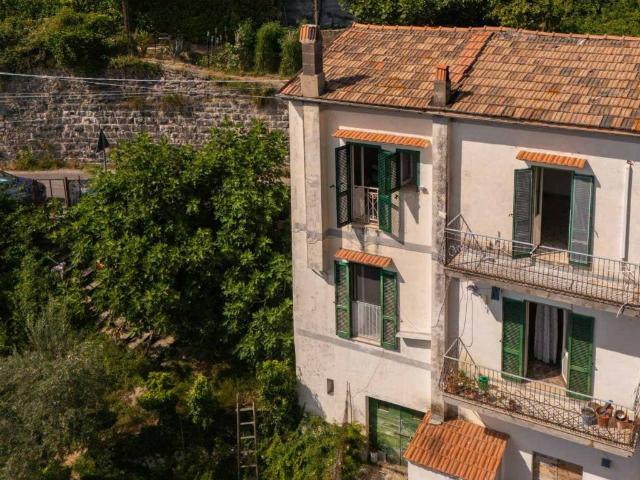 Casa indipendente in vendita a Poggio Moiano RI