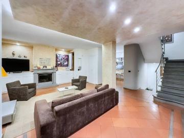 Casa indipendente in vendita a Poggio a Caiano PO