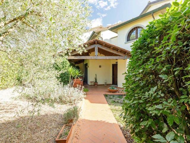 Casa indipendente in vendita a Poggio a Caiano PO