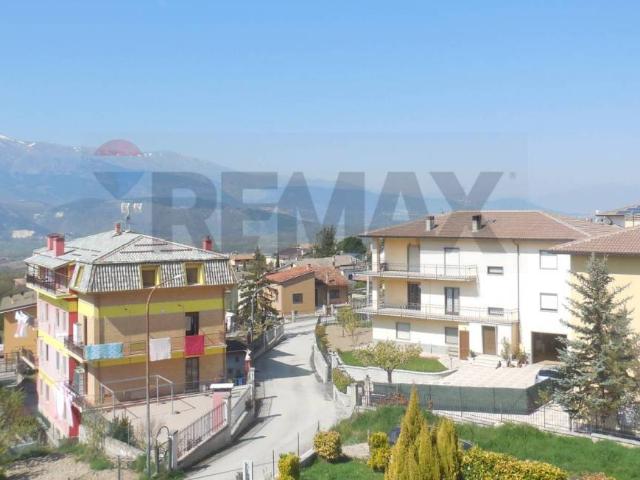Casa indipendente in vendita a Poggio Picenze AQ