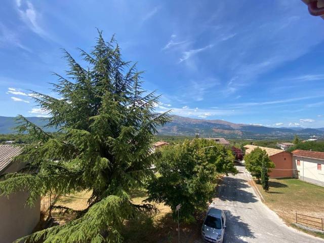 Casa indipendente in vendita a Poggio Picenze AQ