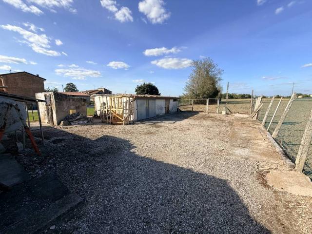 Casa indipendente in vendita a Poggio Rusco MN