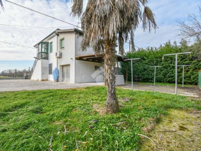 Casa indipendente in vendita a Poggio Renatico FE