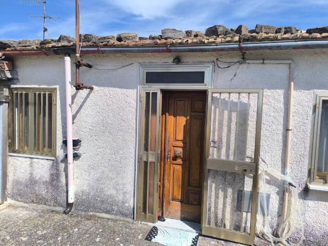 Casa indipendente in vendita a Poggio Sannita IS
