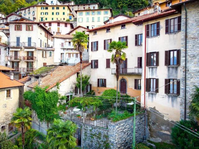 Casa indipendente in vendita a Pognana Lario CO