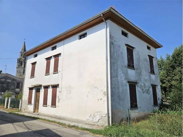 Casa indipendente in vendita a Polesine Zibello PR