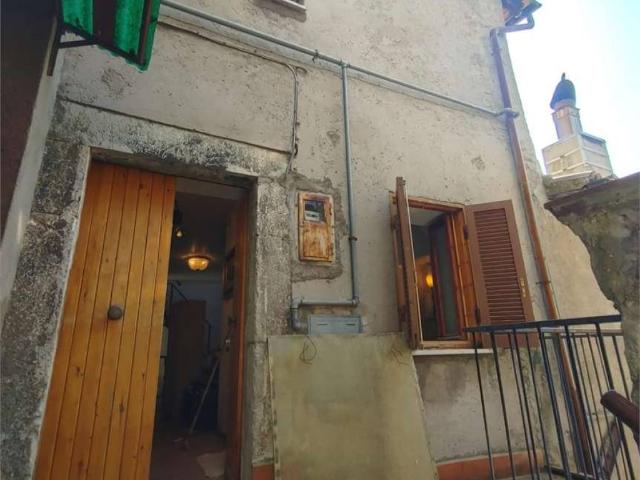 Casa indipendente in vendita a Polino TR