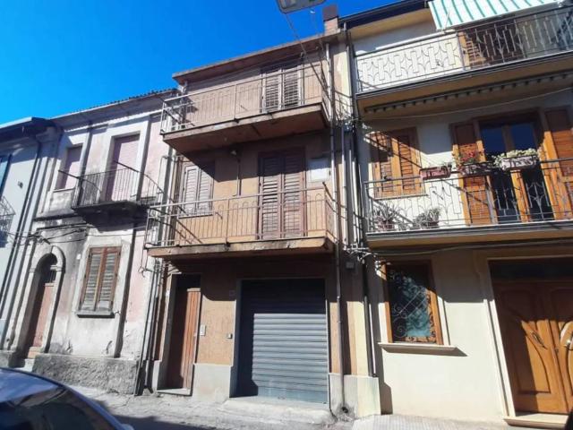 Casa indipendente in vendita a Polistena RC