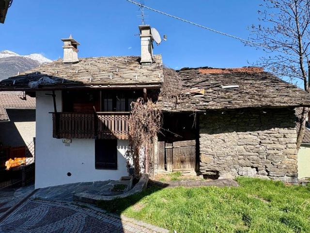 Casa indipendente in vendita a Pollein AO