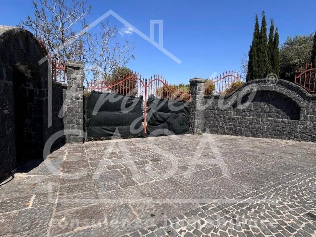 Casa indipendente in vendita a Pollena Trocchia NA