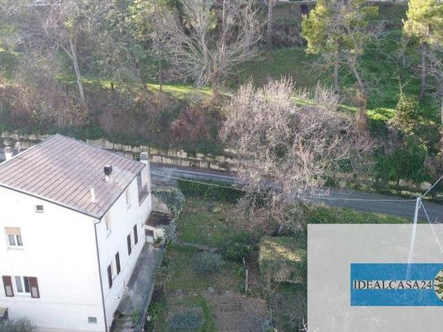 Casa indipendente in vendita a Pollenza MC