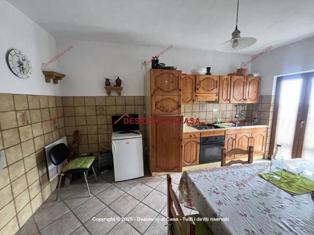 Casa indipendente in vendita a Pollina PA