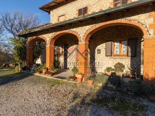 Casa indipendente in vendita a Pomarance PI