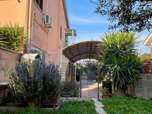 Villa in vendita a Pomezia RM