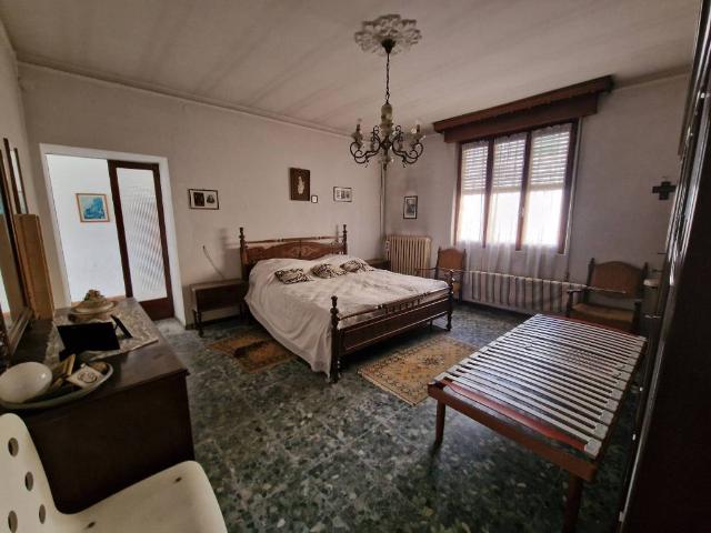 Casa indipendente in vendita a Pomponesco MN
