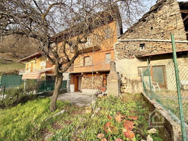 Casa indipendente in vendita a Pont Canavese TO