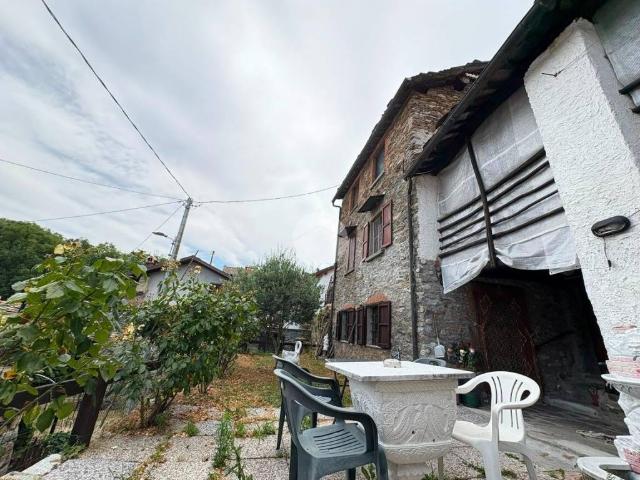 Casa indipendente in vendita a Pont Canavese TO