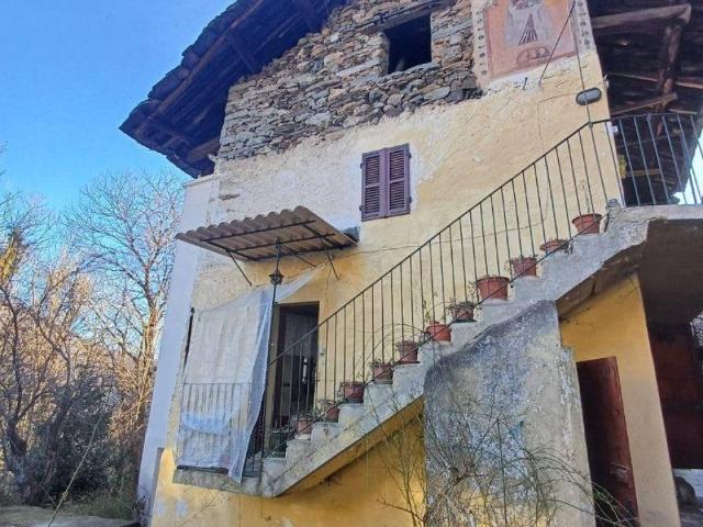Casa indipendente in vendita a Pont Canavese TO
