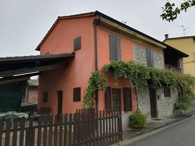 Casa indipendente in vendita a Ponte dell'Olio PC