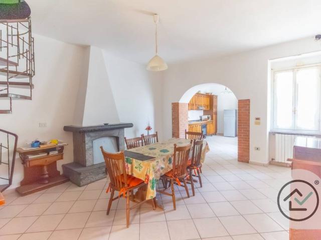 Casa indipendente in vendita a Ponte Lambro CO