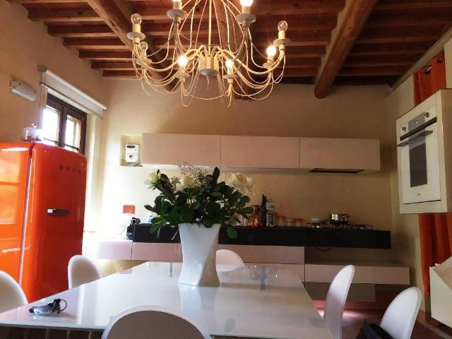 Casa indipendente in vendita a Pontedera, Montecastello