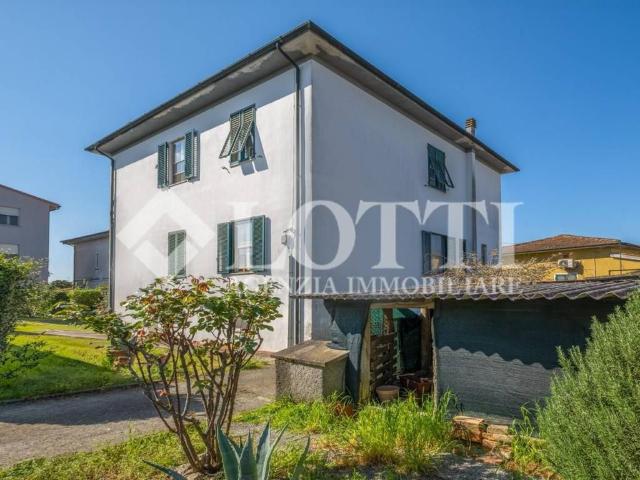 Casa indipendente in vendita a Pontedera PI
