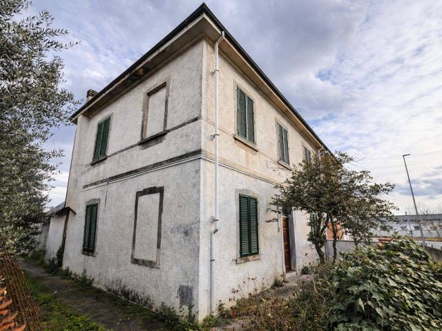 Casa indipendente in vendita a Pontedera