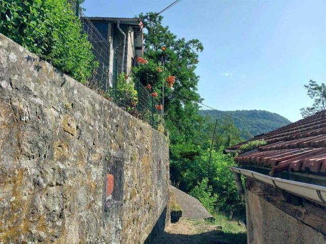 Casa indipendente in vendita a Pontremoli, Guinadi