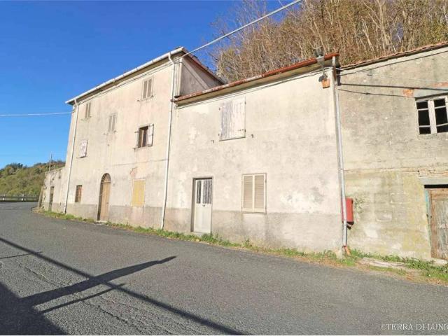 Casa indipendente in vendita a Pontremoli MS