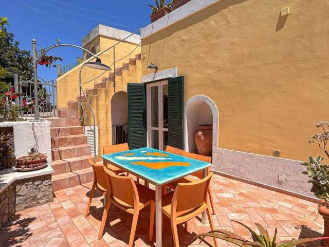 Casa indipendente in vendita a Ponza LT