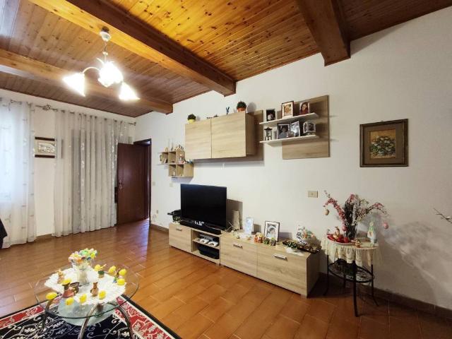 Casa indipendente in vendita a Porcari LU