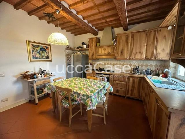 Casa indipendente in vendita a Porcari LU