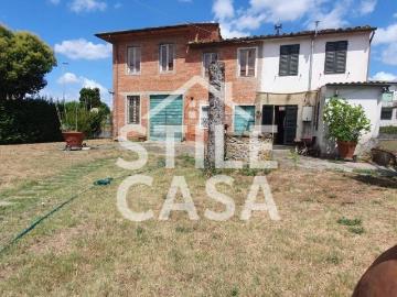 Casa indipendente in vendita a Porcari LU