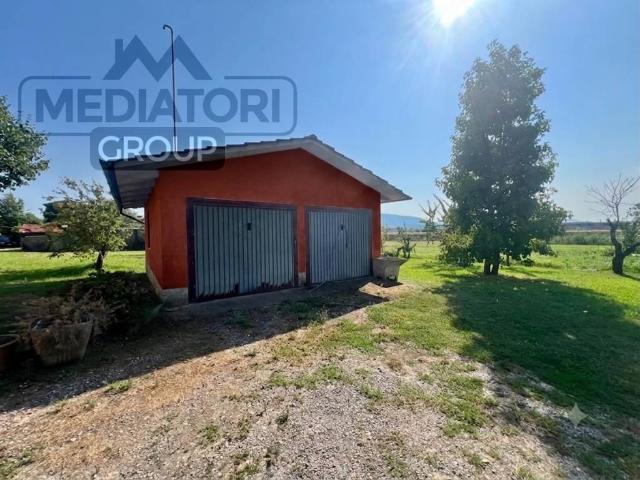 Casa indipendente in vendita a Porcari LU