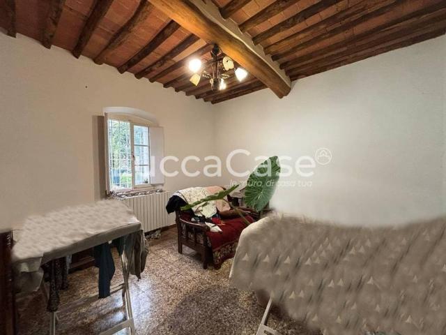 Casa indipendente in vendita a Porcari LU