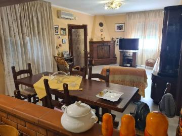 Casa indipendente in vendita a Porcari LU