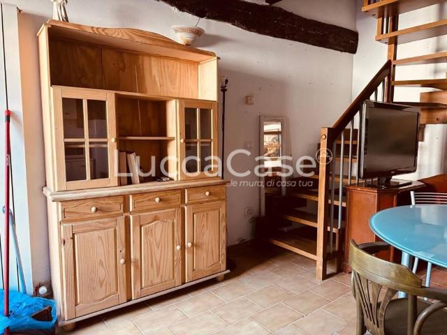 Casa indipendente in vendita a Porcari LU