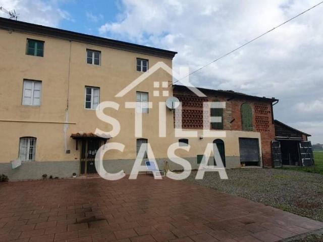 Casa indipendente in vendita a Porcari LU