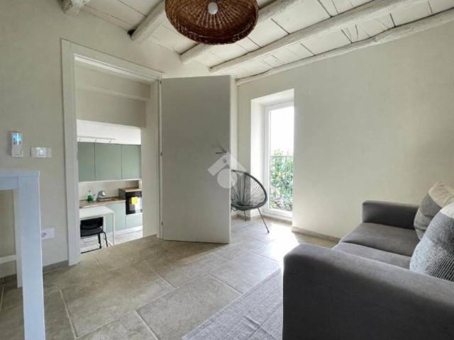 Casa indipendente in vendita a Porto Ceresio VA