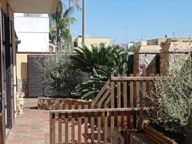 Casa indipendente in vendita a Porto Cesareo LE