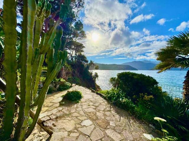 Casa indipendente in vendita a Portoferraio LI