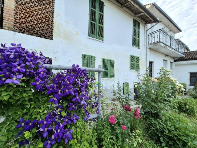 Casa indipendente in vendita a Portacomaro AT