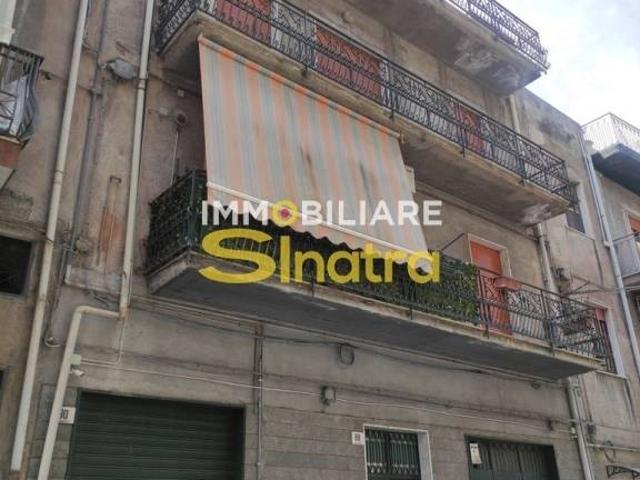Casa indipendente in vendita a Paternò via Vincenzo Bellini, 88