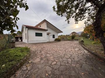 Casa indipendente in vendita a Paternopoli AV