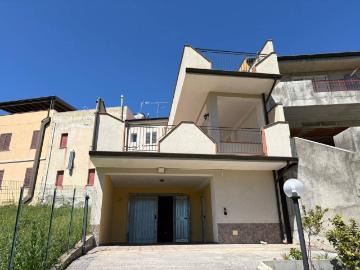 Casa indipendente in vendita a Patti ME