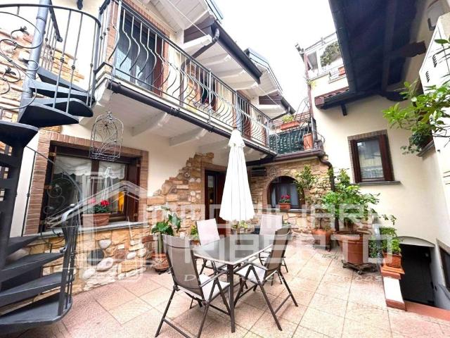 Casa indipendente in vendita a Paderno Dugnano MI
