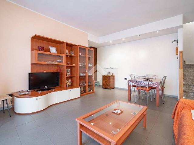 Casa indipendente in vendita a Paderno Dugnano MI