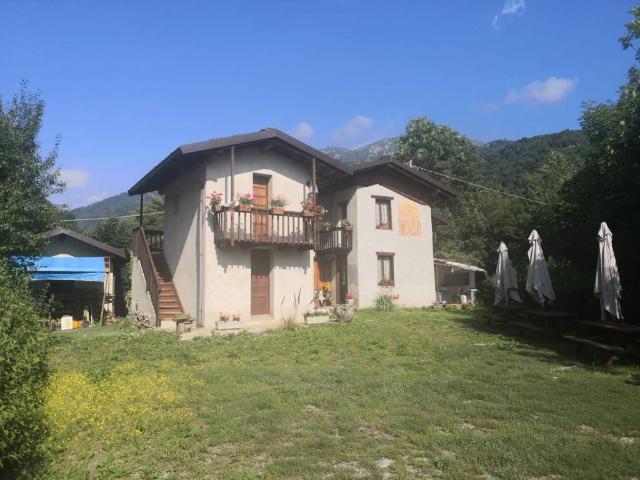 Casa indipendente in vendita a Paesana CN