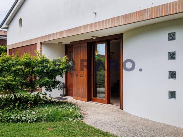 Casa indipendente in vendita a Paese TV